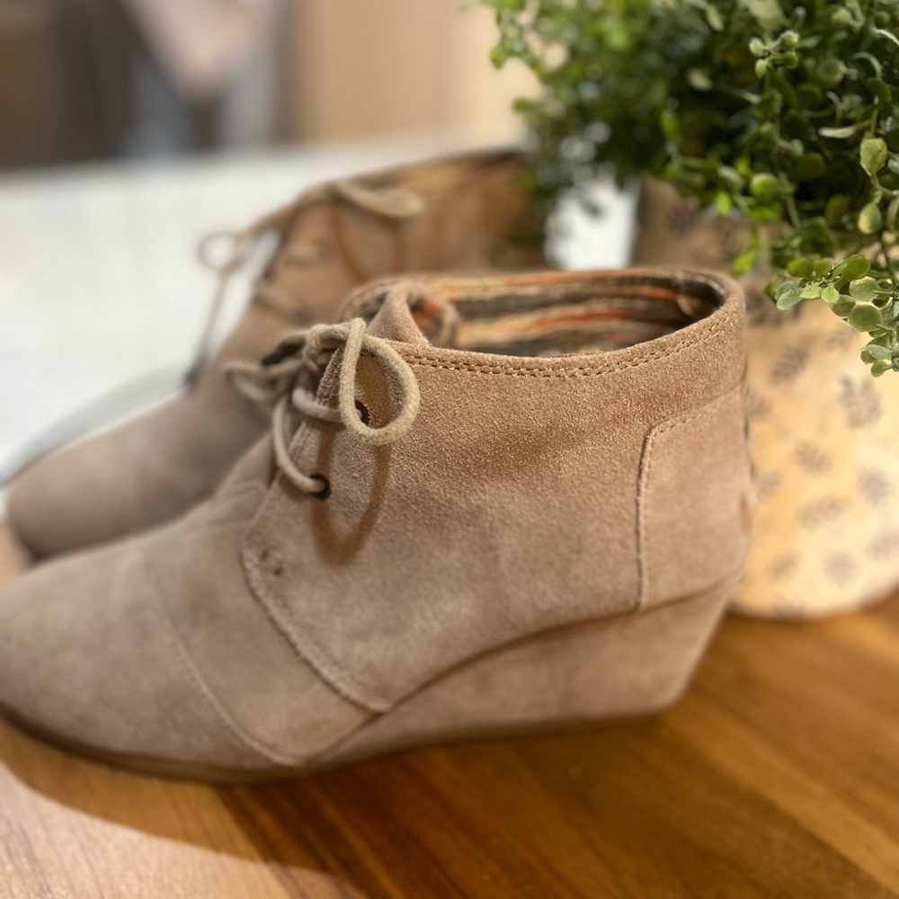 Toms Taupe Suede Lace-Up Wedges